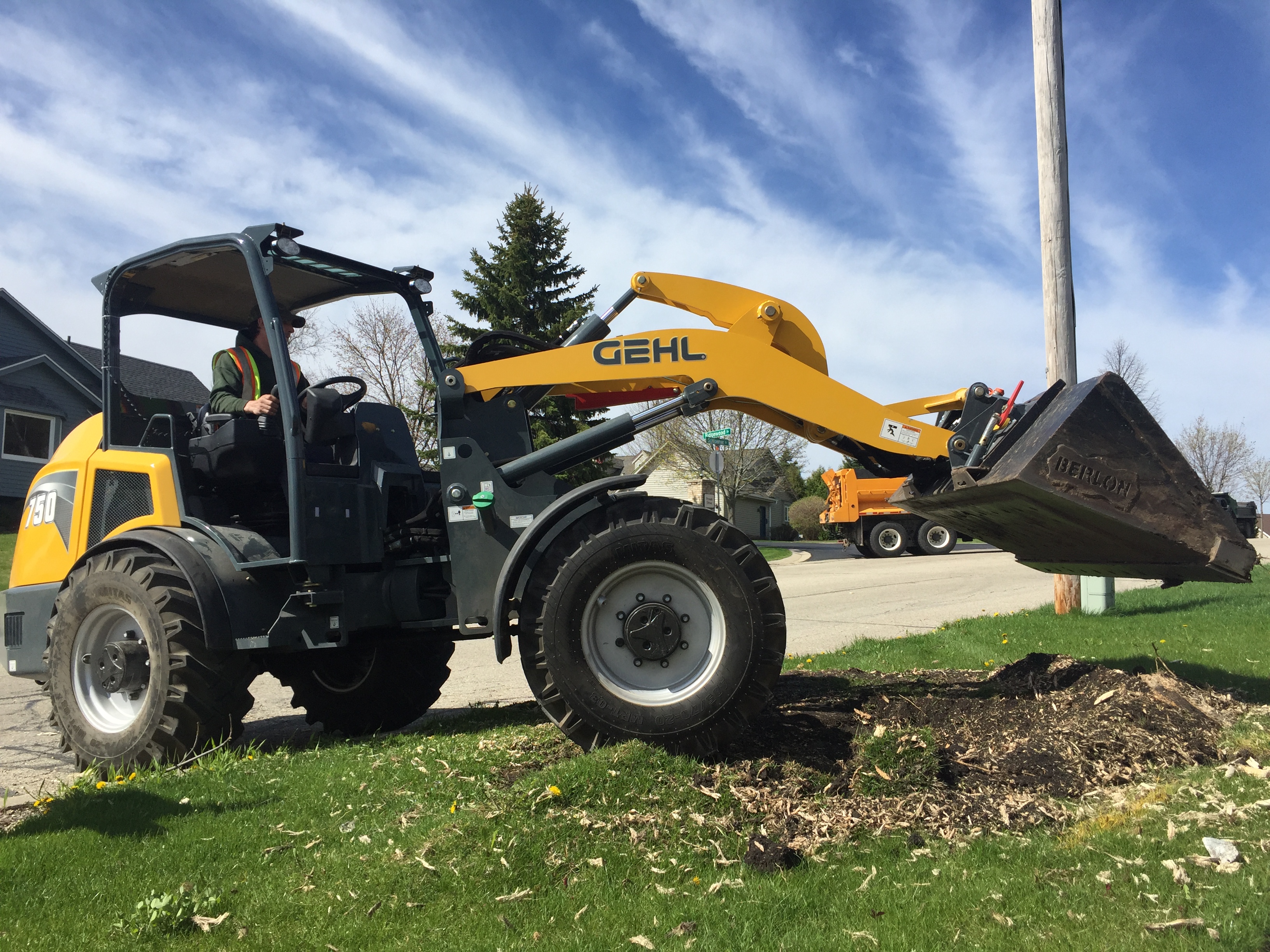 gehl_750_img_7463 GEHL by MAX EQUIPMENT SL