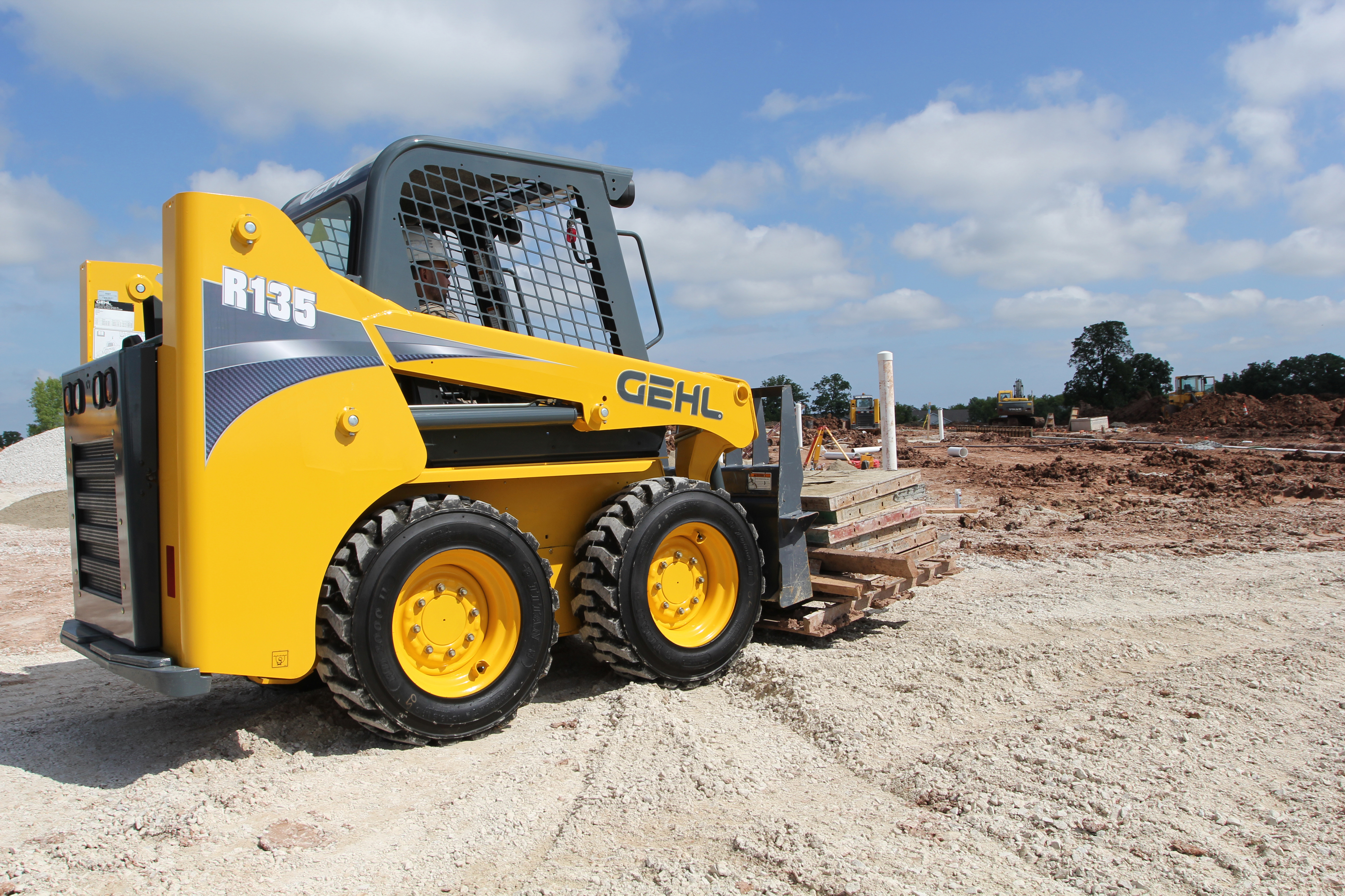 R135_Construction_02 GEHL by MAX EQUIPMENT SL